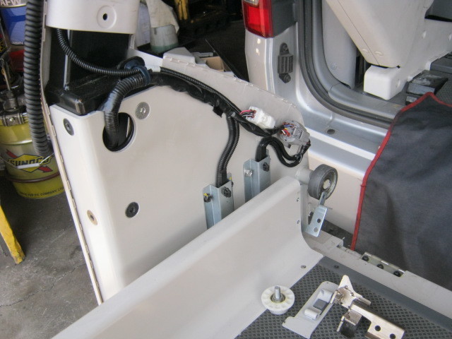 ハイエース　２００系　福祉車両　車椅子リフト　修理　故障　トラブル　H24 (6).JPG