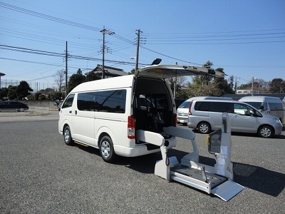 格安レンタカー　福祉車両　ウェルキャブ　新車ハイエース車椅子リフト車　YB・９３７ (11).jpg