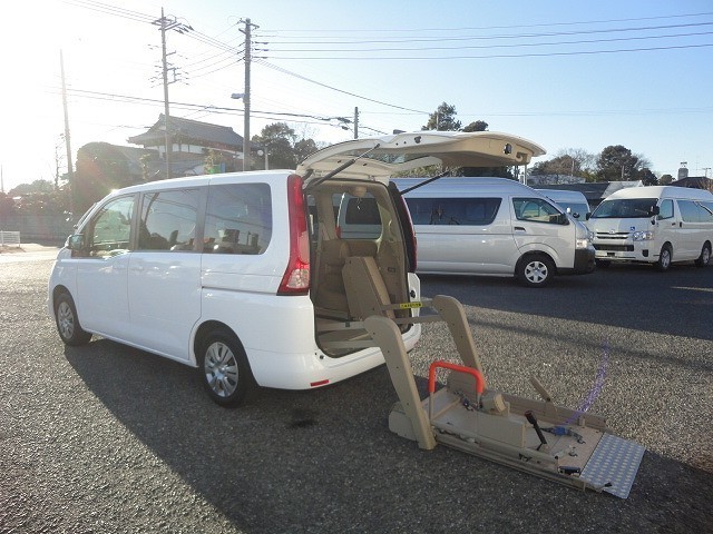 福祉車両　格安レンタカー　日産セレナ　車椅子リフト　ナビ・ETC　1039 (5).jpg