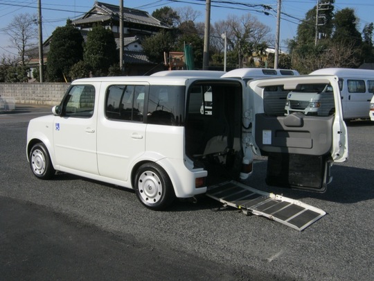 福祉車両（小型車）格安レンタカー『日産 キューブ 車椅子スロープ車 3人乗り ・744』