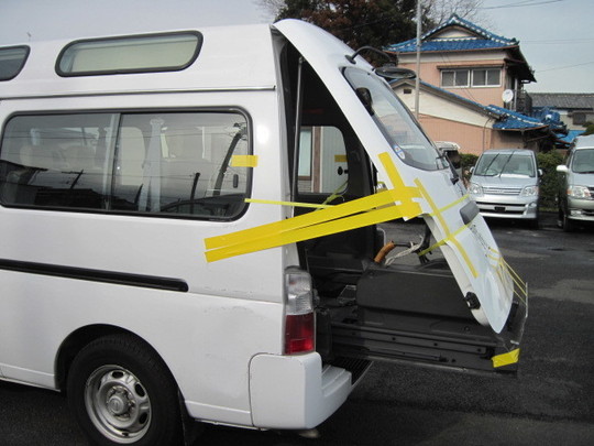 東京都 A法人施設様 日産 キャラバン チェアキャブ 福祉車両 ８ナンバー 車椅子リフト車両の故障 修理 故障 トラブル事例です。