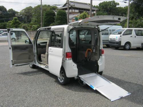 福祉車両（軽自動車）レンタカー『ダイハツ タント 車椅子スロープ車 4人乗り・768 』